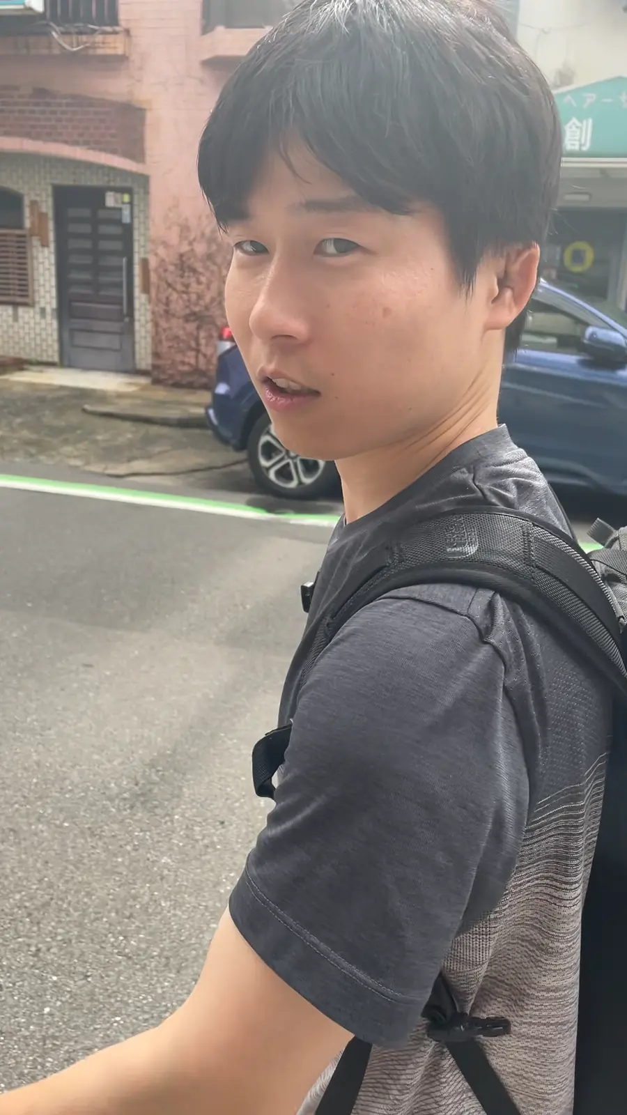 バク転スタジオづくりに向けて準備を進めている様子