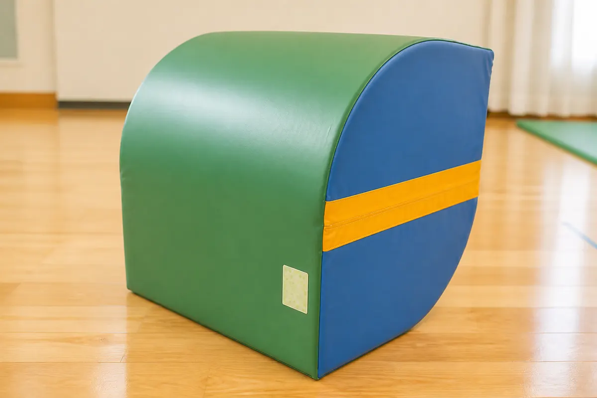 支援者シールを貼ったドングリ器具