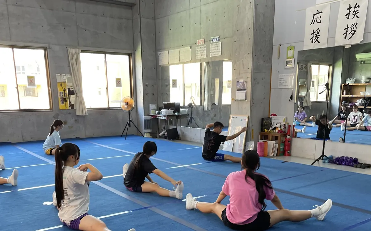 長崎県内の会場で講師が出張レッスンを行っている様子